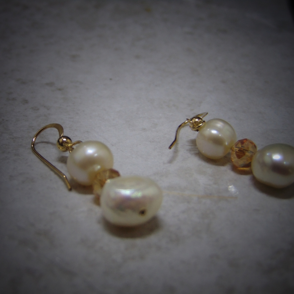 Freshwater pearl handmade earring set